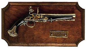 Mini-pistole-na-podlozce